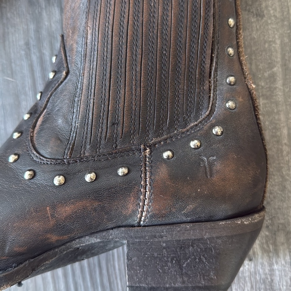 Frye Studded Leather Western Boots | Size 6.5 | Vintage Distressed - Picture 6 of 11